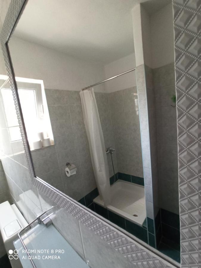 Appartement Boni02 à Gdinj Extérieur photo