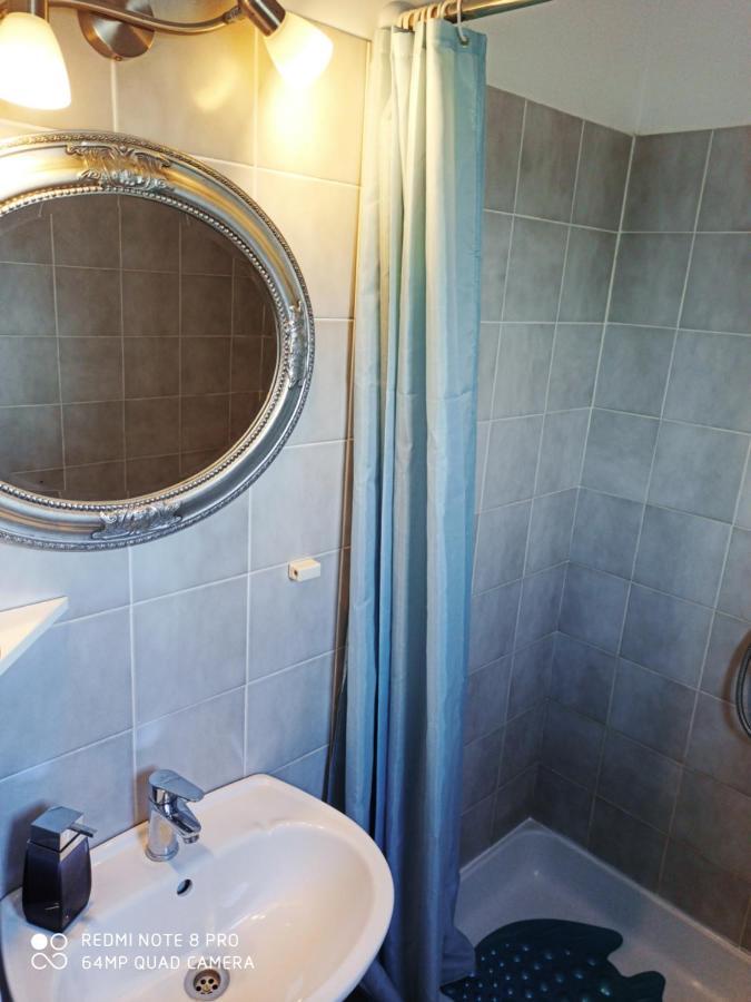 Appartement Boni02 à Gdinj Extérieur photo