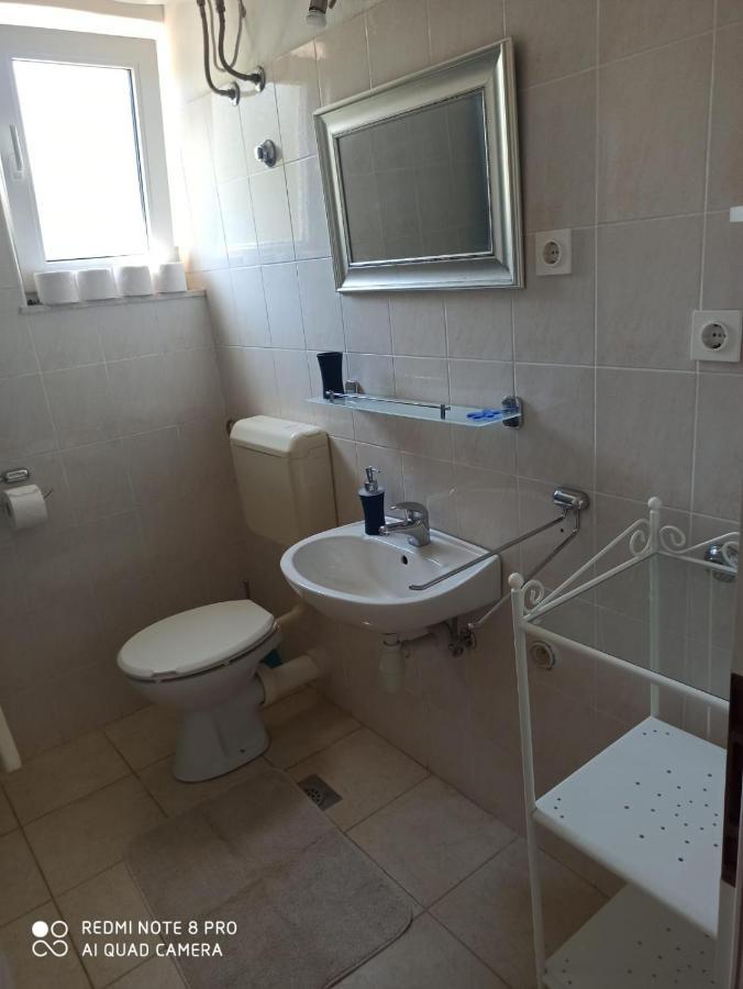 Appartement Boni02 à Gdinj Extérieur photo