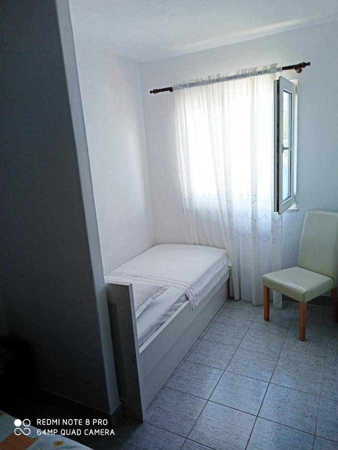 Appartement Boni02 à Gdinj Extérieur photo