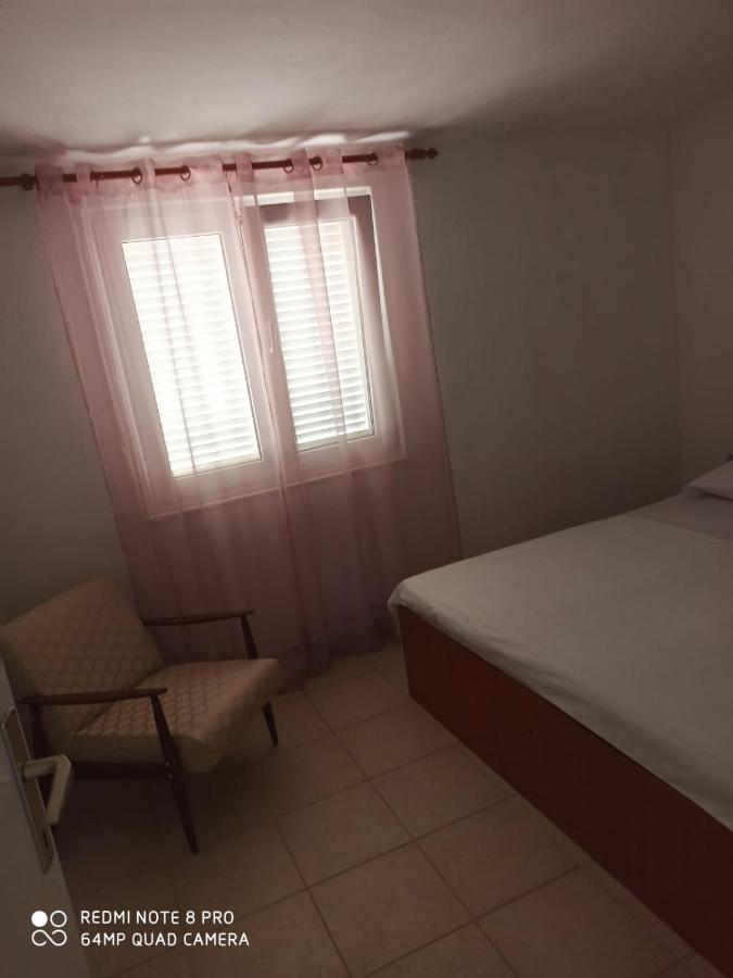 Appartement Boni02 à Gdinj Extérieur photo