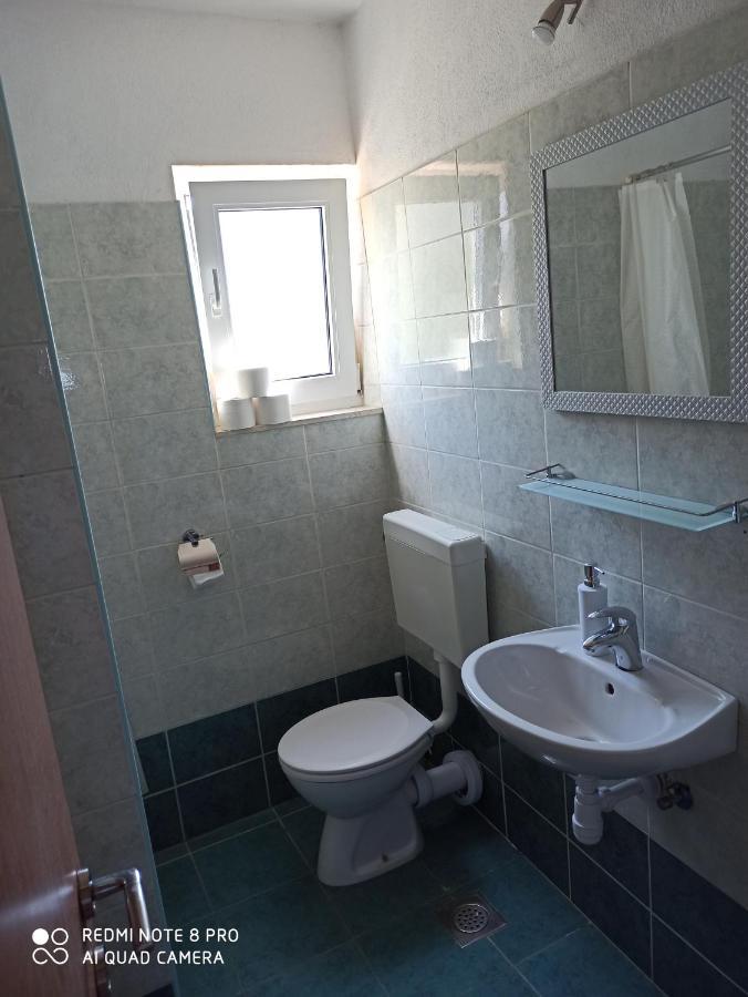Appartement Boni02 à Gdinj Extérieur photo